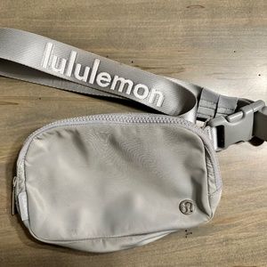 lululemon everywhere belt bag